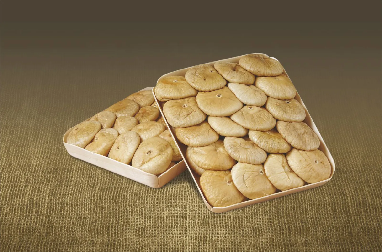 Lerida — wooden tray, 400 g